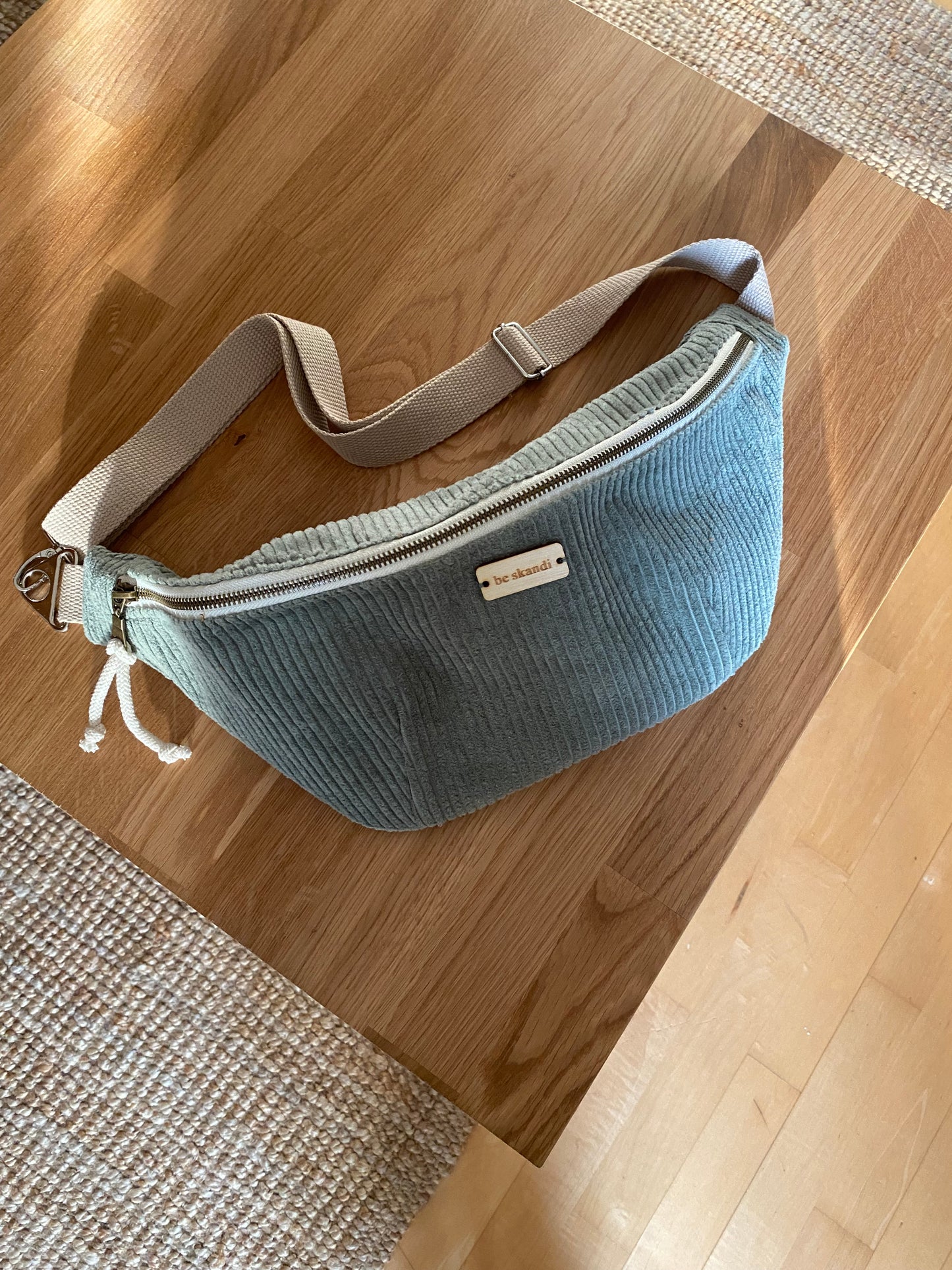 Crossbody Bag Bauchtasche aus Baumwoll-Cord Salbei