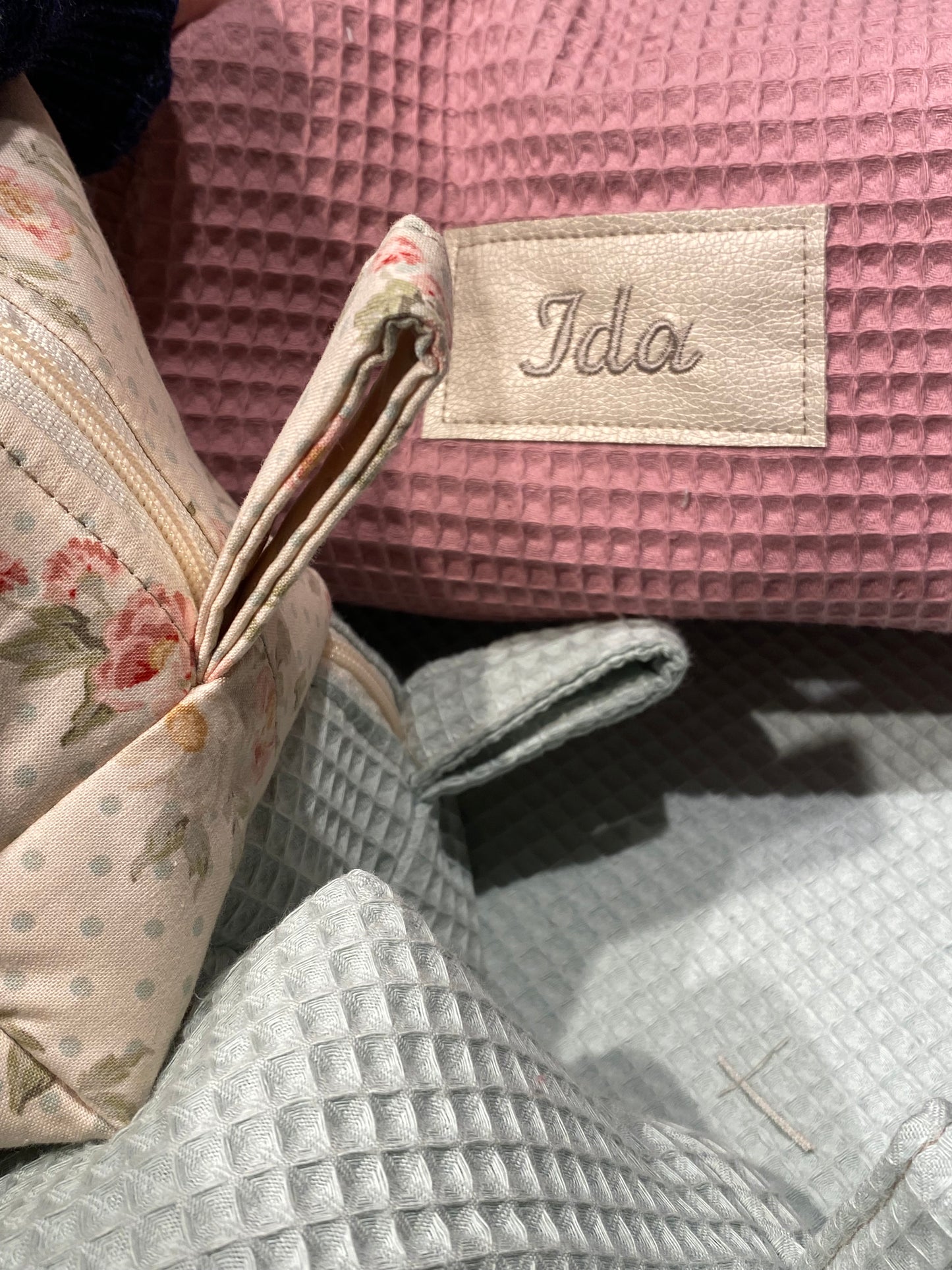 Cosmetic bag beauty case