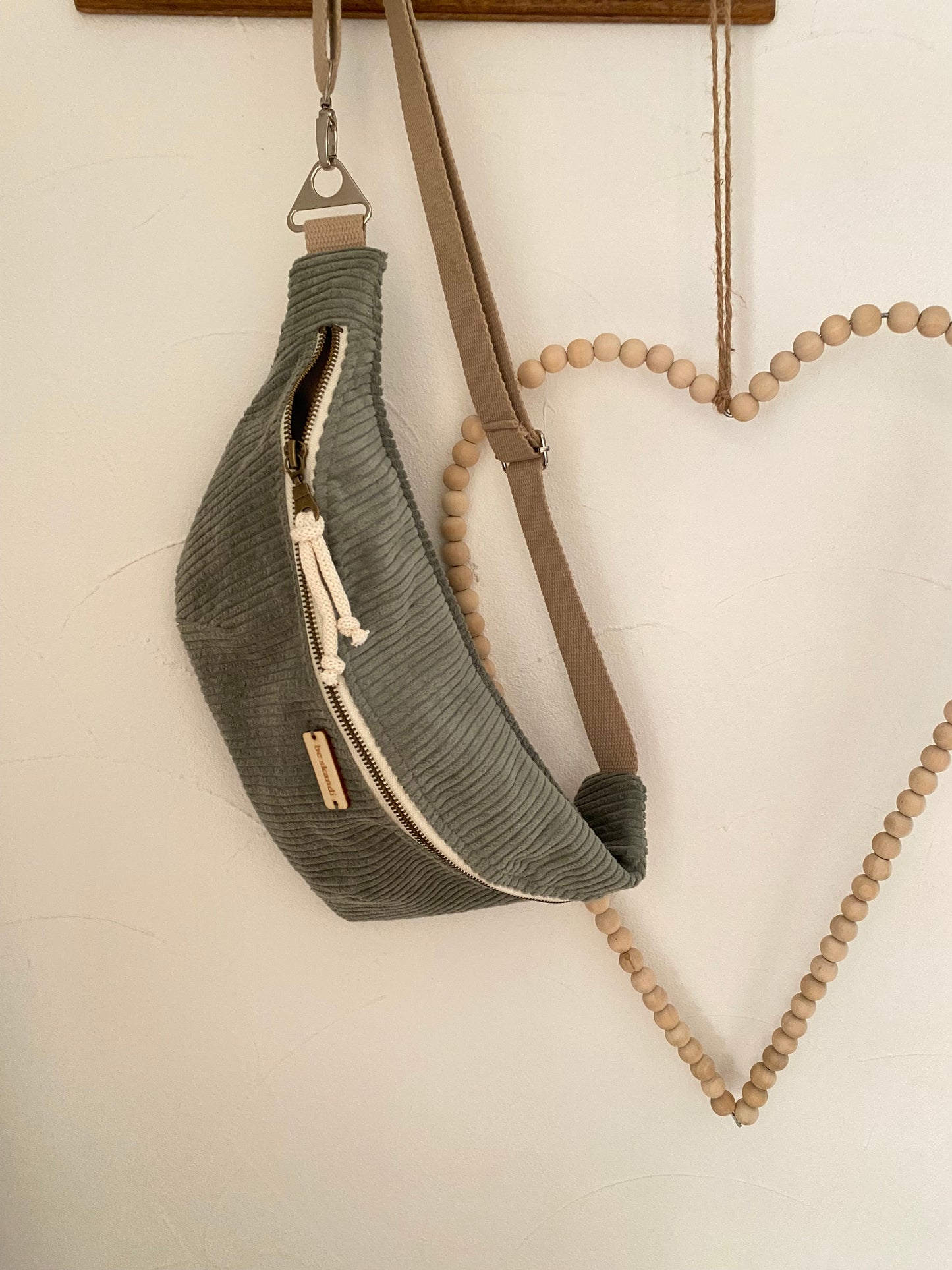 Crossbody Bag Bauchtasche aus Baumwoll-Cord Salbei