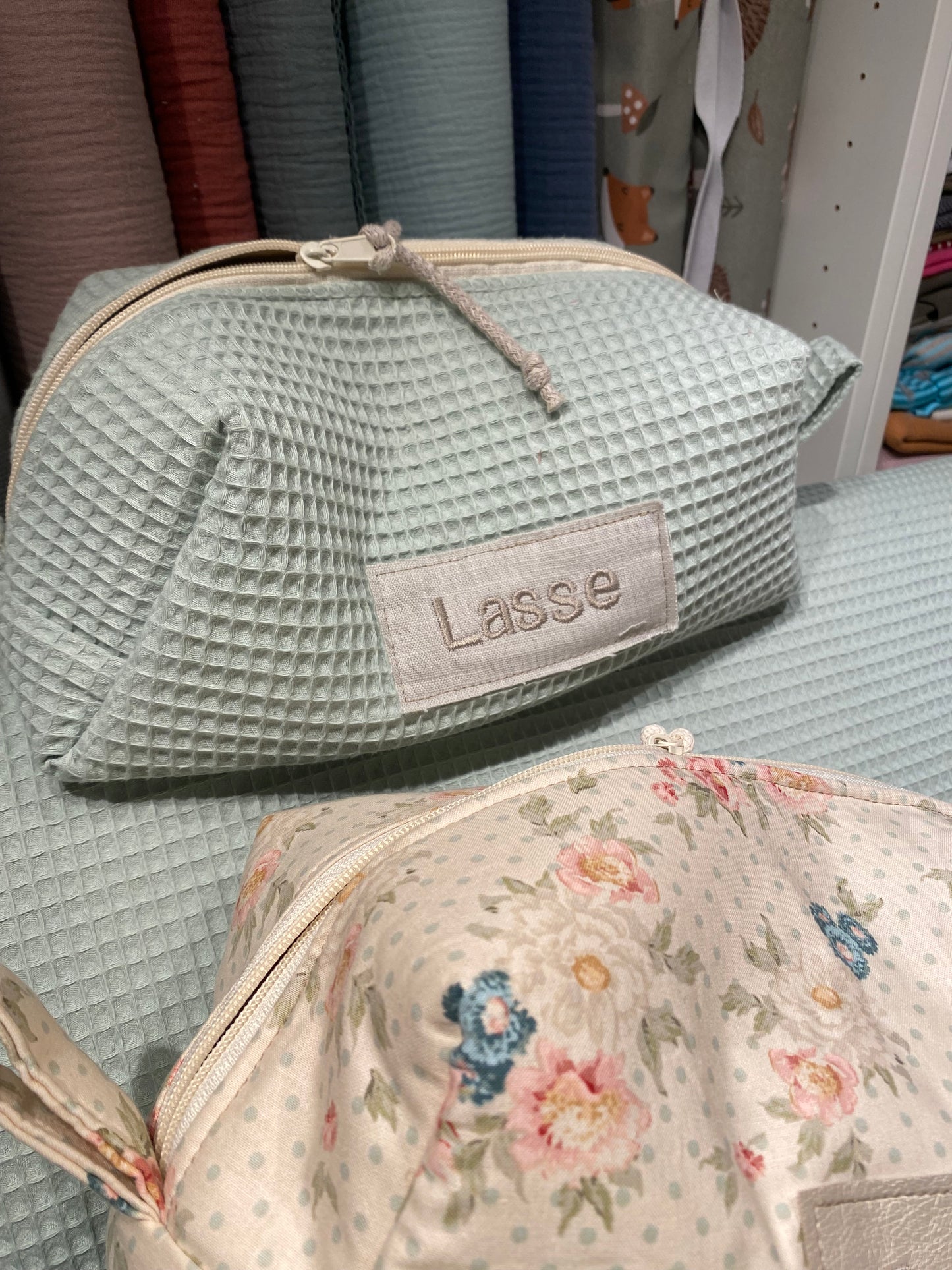 Cosmetic bag beauty case