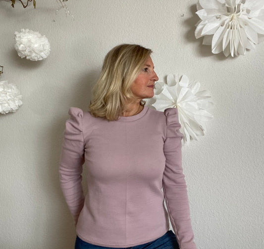 Sweater with puff sleeves